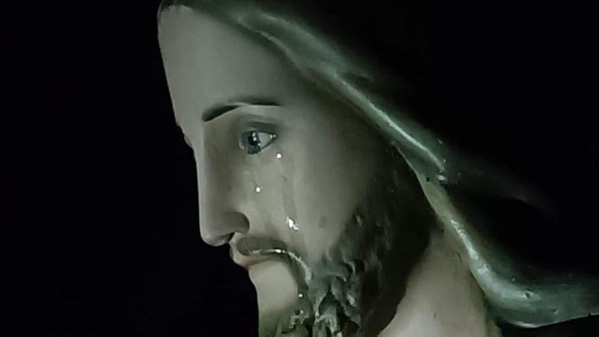 Top 10 statues that cried blood. Weeping Statue.