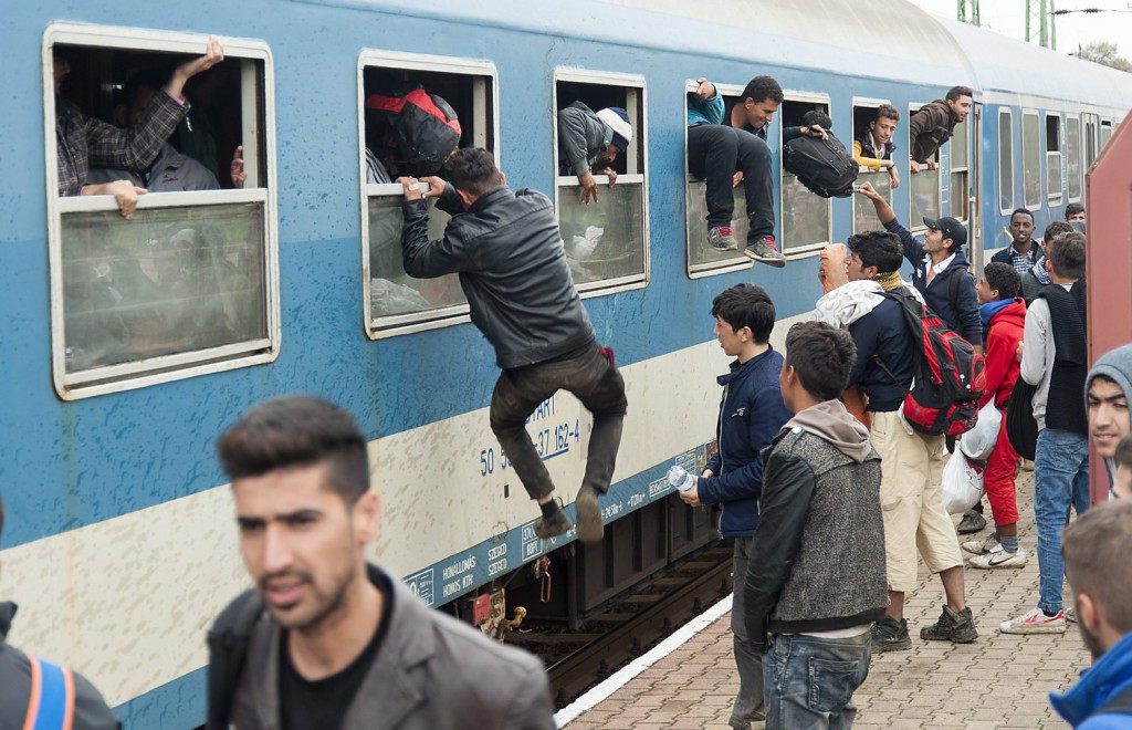 Περίπου 100 επιθετικοί μετανάστες εισβάλλουν σε τρένο στην Κροατία – Ραδιόφωνο Szent Korona