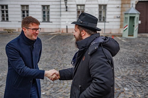 Kapisztrán tér hanukia