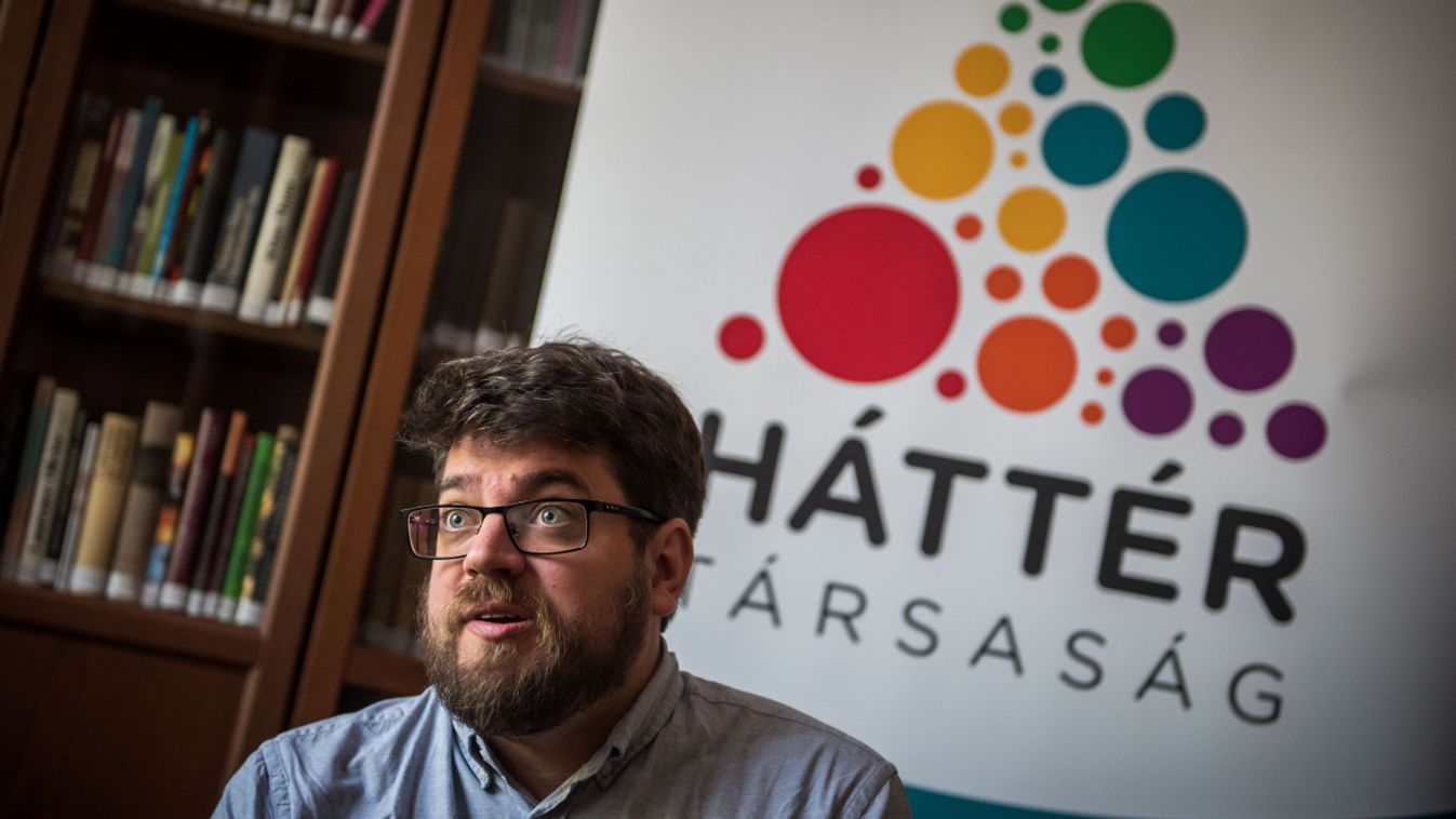 what is Háttér Society