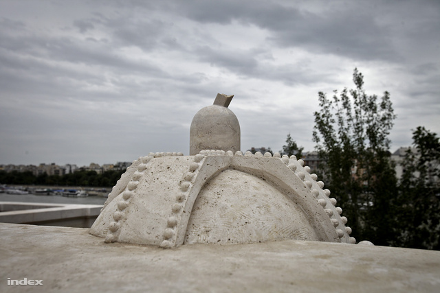 Margit híd kőkereszt