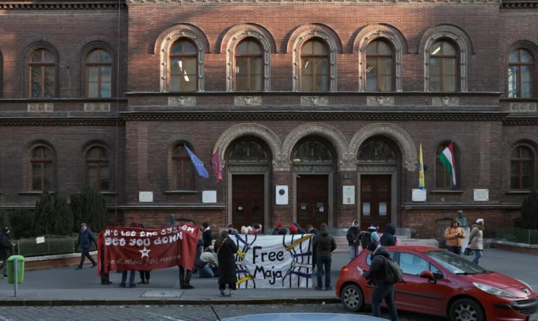 antifasiszta tüntető