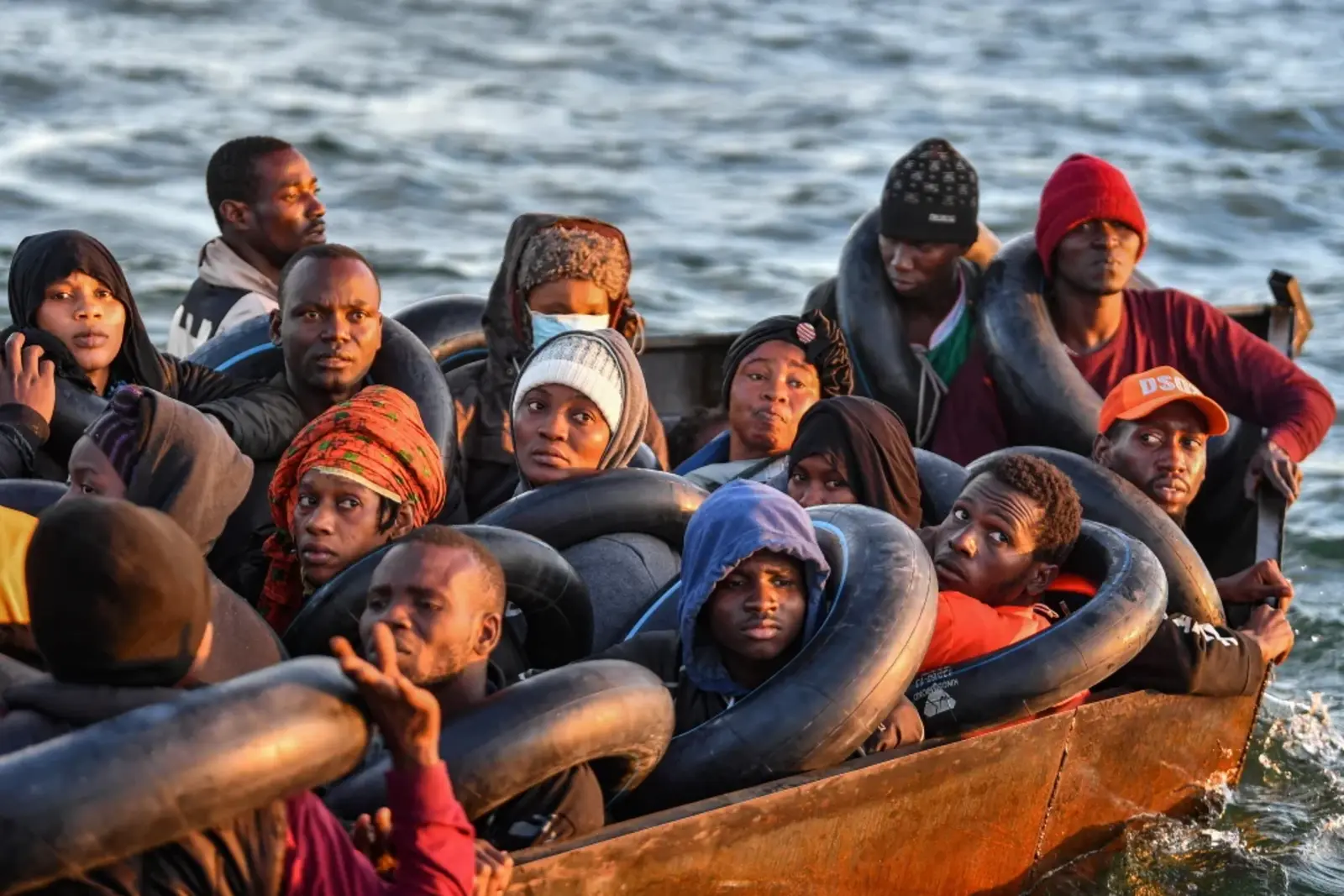 migránsokat Olaszországba