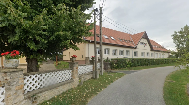 molesztálta diákját