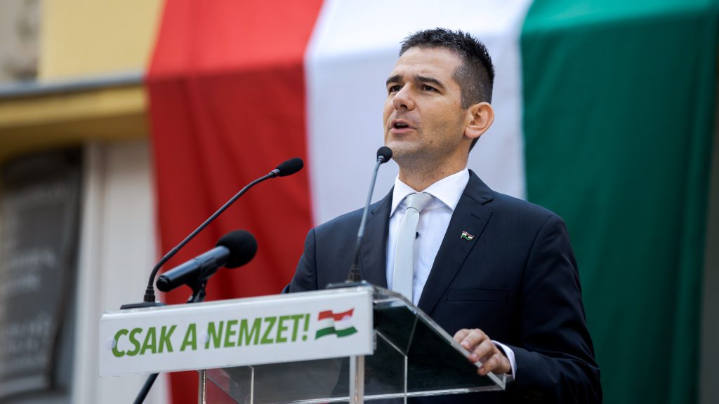 central-0732898015-masolat-1024x576 Novák Előd