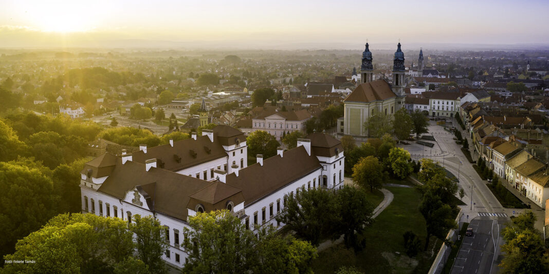 időközi választások Pápán