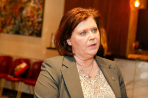 izlandi gyermekügyi miniszter