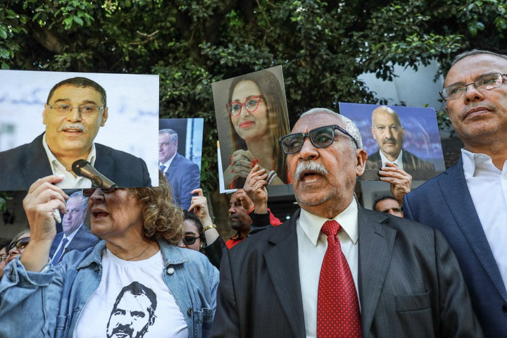 Detainees' Families Protest Second Hearing In 'Conspiracy Against State Security' Case In Tunis Tunéziai demokrácia