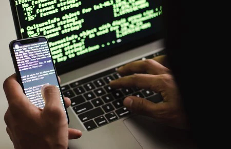 felhasználói adatokat csempészett