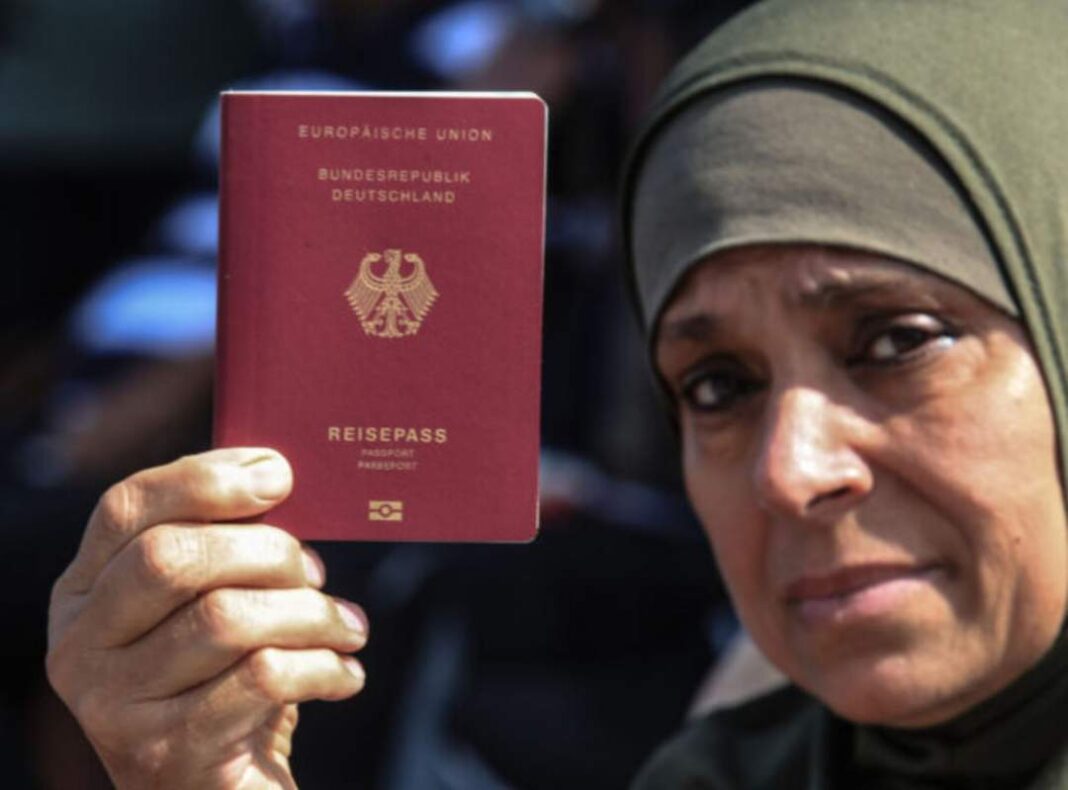 honositas honosítás