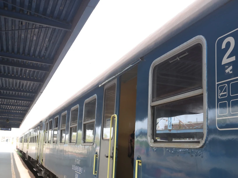 késelés a vonaton késelés a vonaton