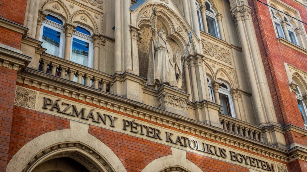pázmány oktatók