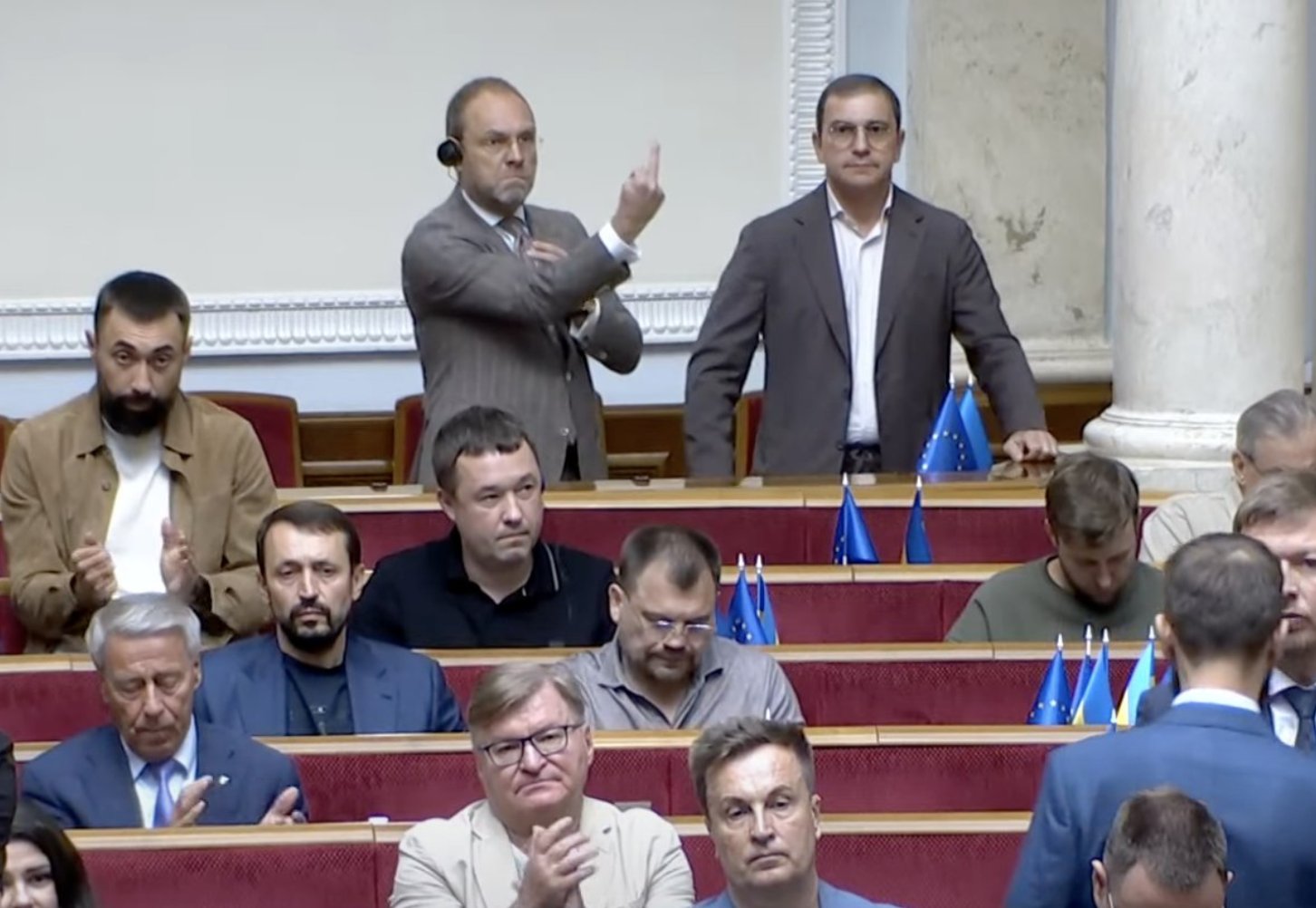 tömegverekedés az ukrán parlamentben