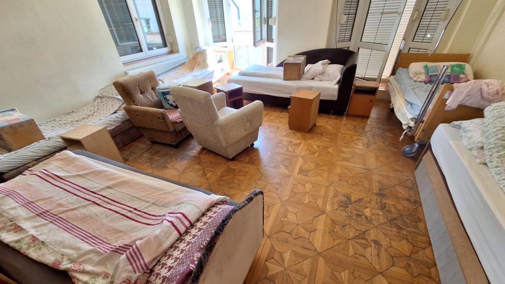 illegális szociális otthon