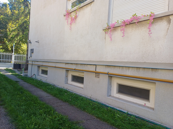 bölcsöde egy pincében