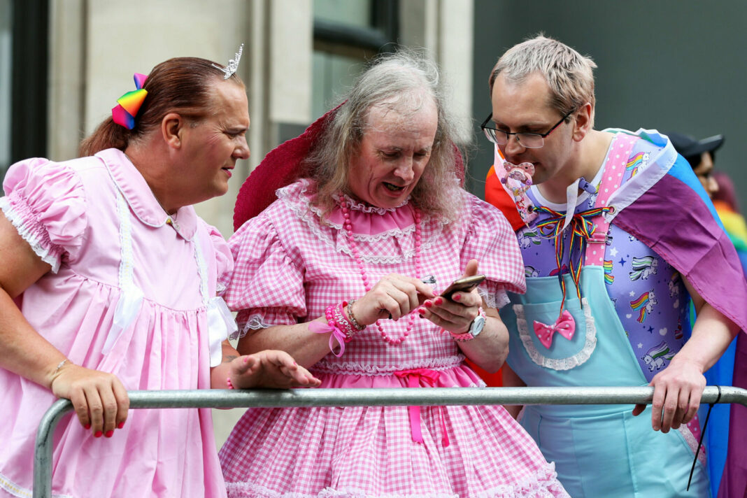 LMBTQ örökbefogadás