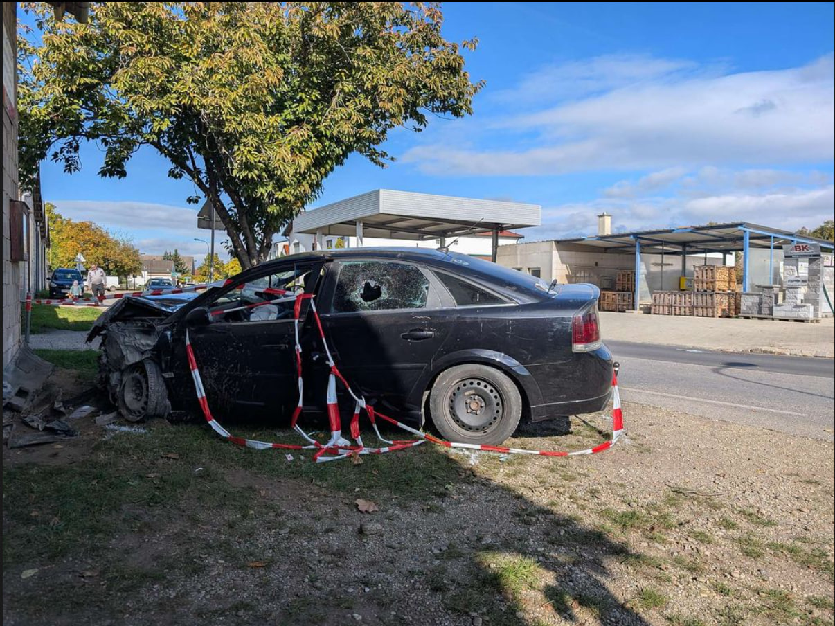 embercsempész karambolozott