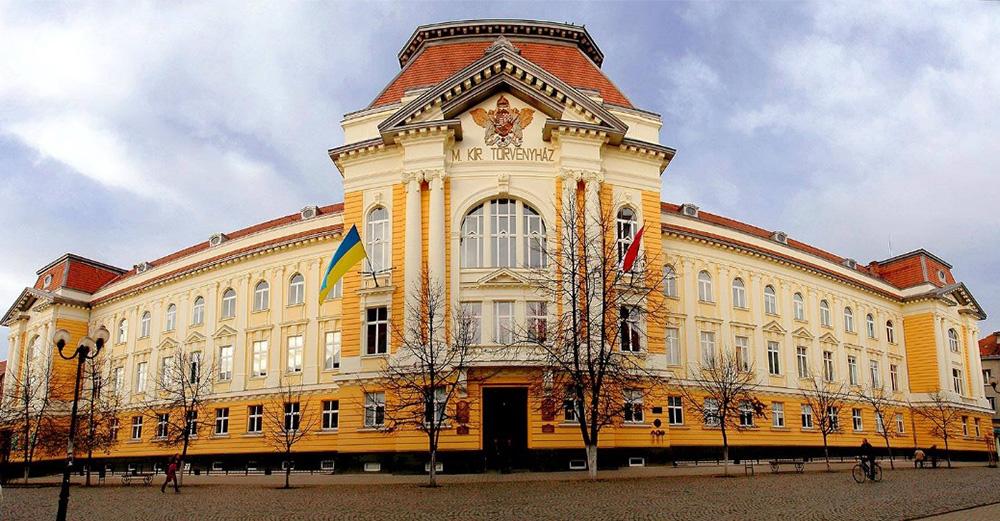 diákokat sorozhattak be