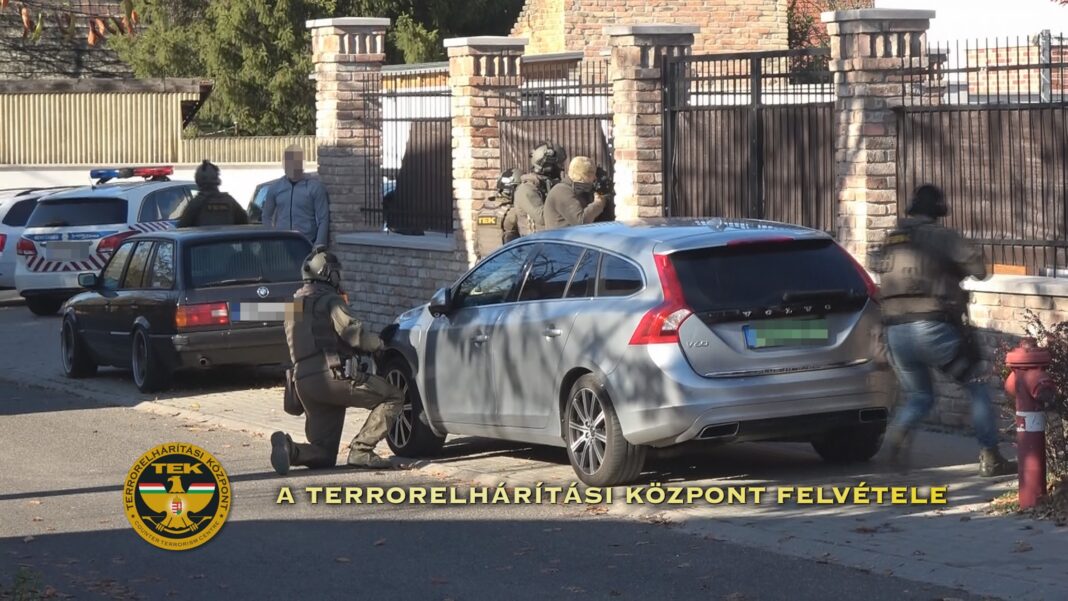 késes támadó az óvodában