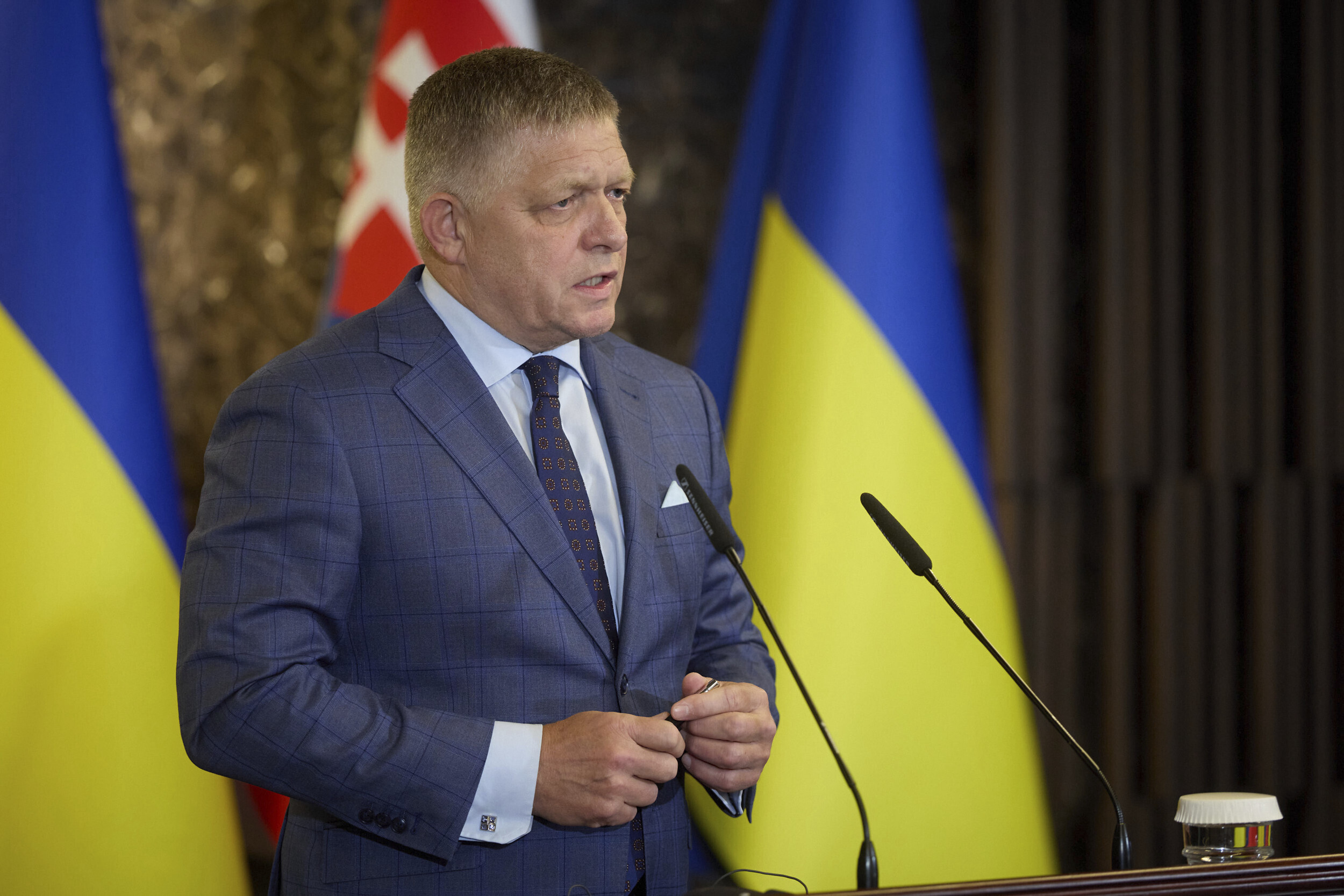 áram Ukrajna