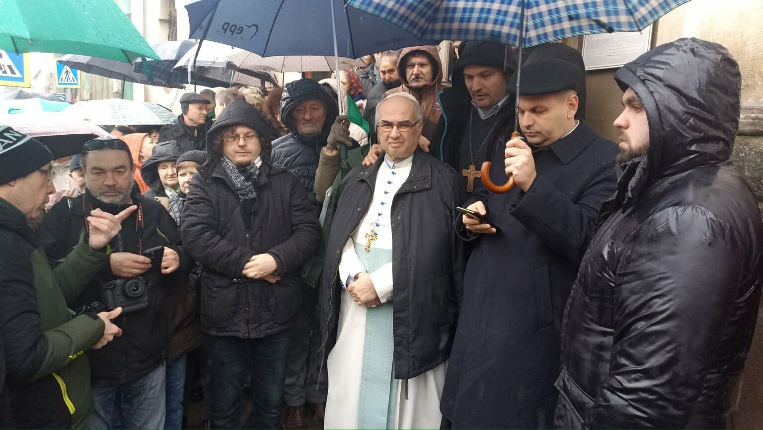 premontrei apát kilakoltatás