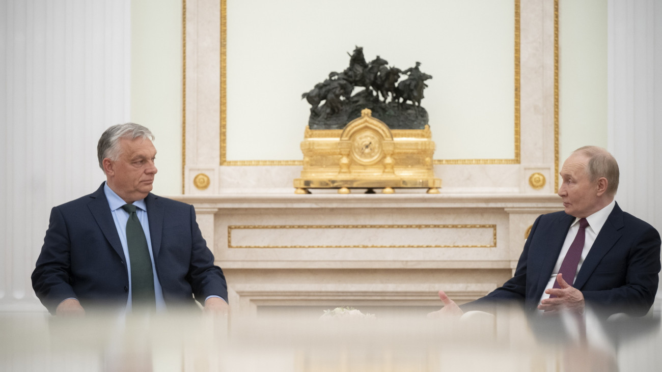 orbán és putyin telefon