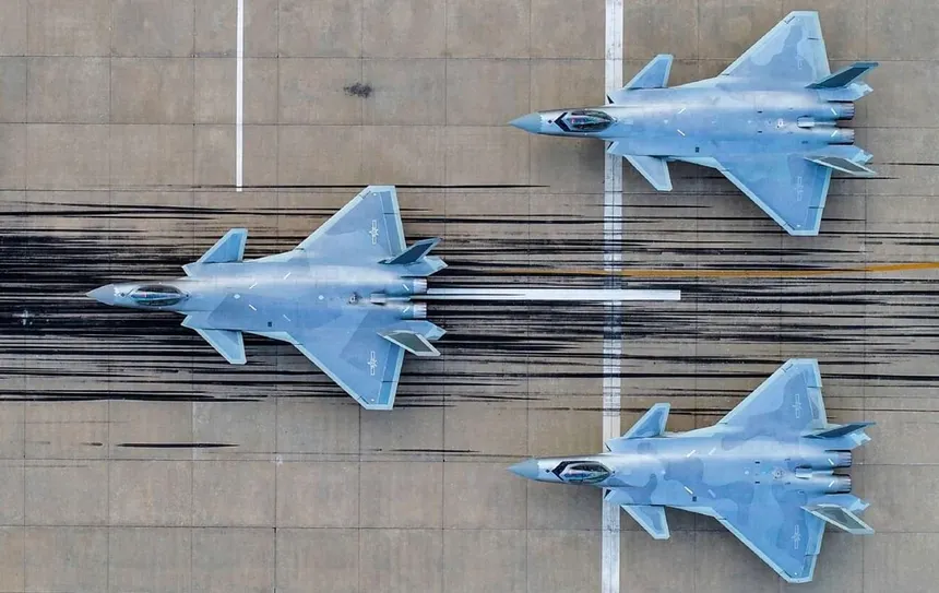 Kínai J-20-as